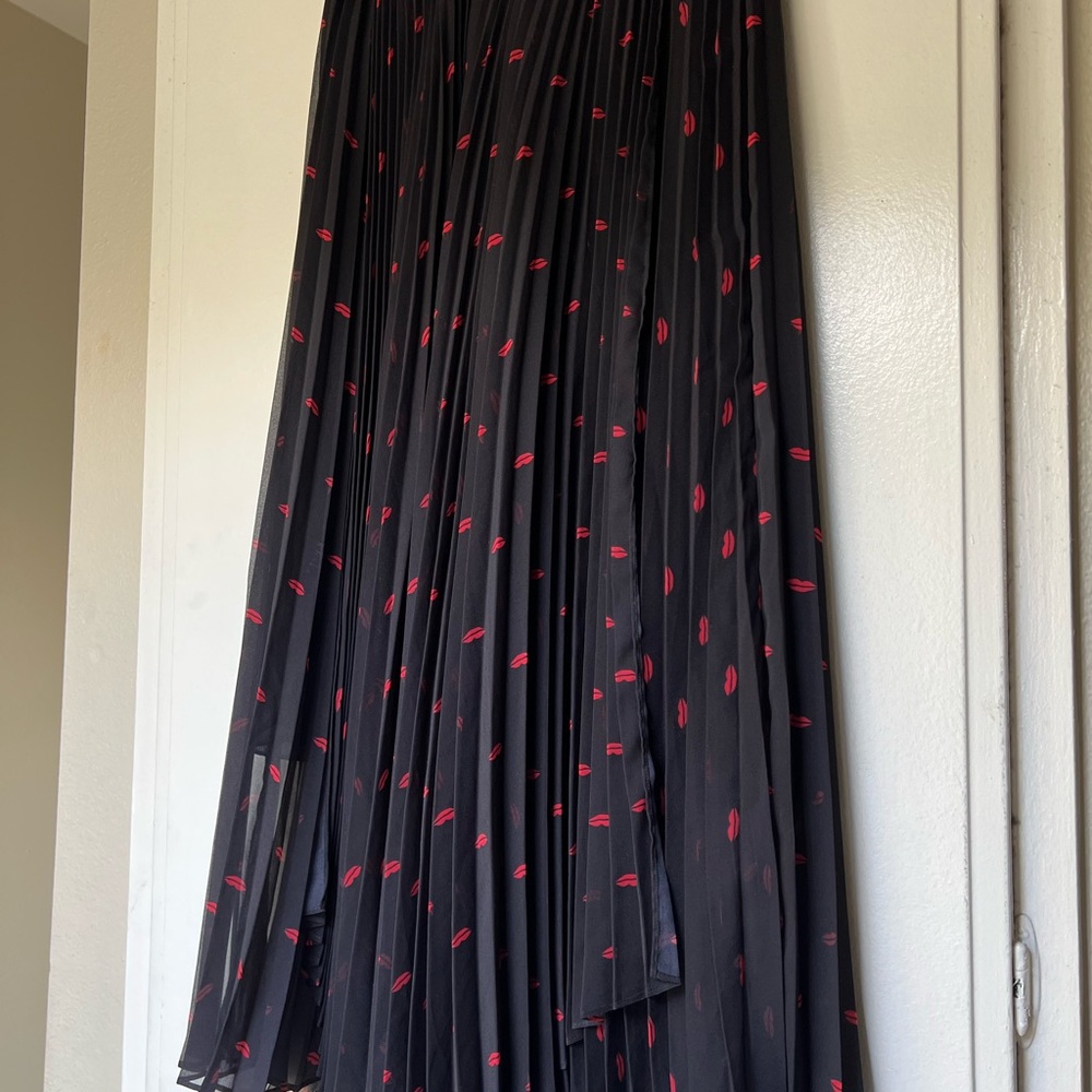 Elegant Black Maxi Skirt with Red Lip Pattern